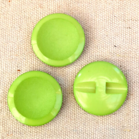 31mm Buttons x 3 Bright Fresh Green 1960s (BUT-109)