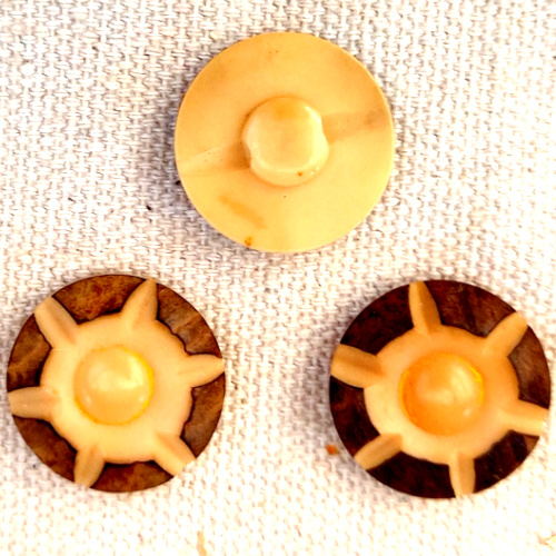 Three 20mm tan and brown 1960s vintage buttons