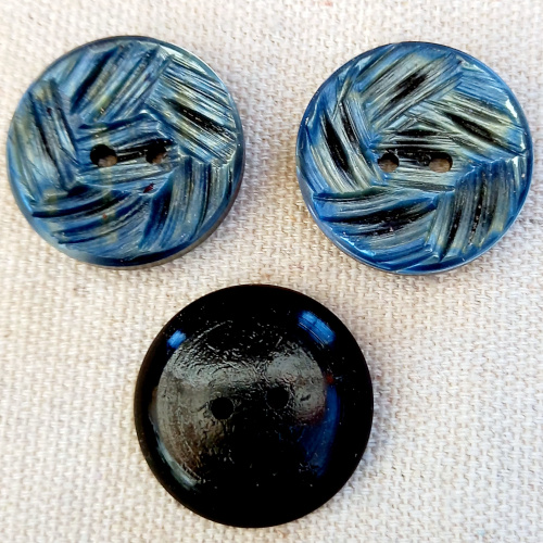 Three 28mm vintage 1950s buttons in blue, grey and brown