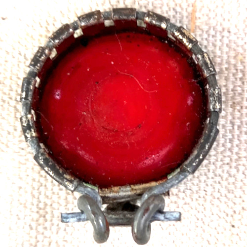 Kork N Seal vintage reusable bottle cap sealing a glass bottle with a classic retro design.