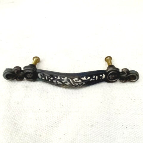 Ornate Antique Brass Pull Handle 723 C/C 76mm (ANTR-145)