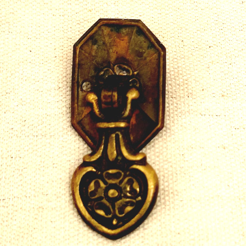 Single screw pull handle made of brass, registered design from 1930