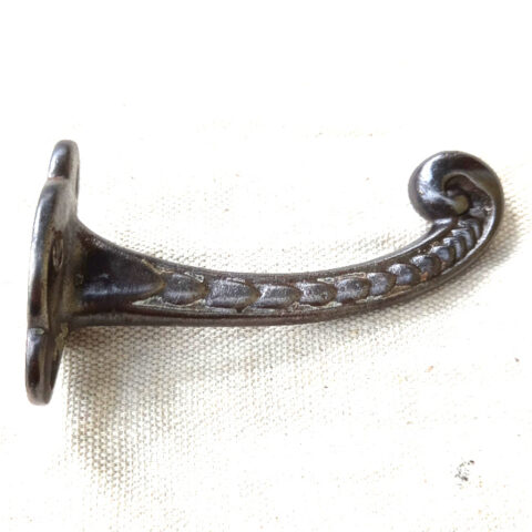 Vintage Decorative Cast Iron Wall Hook (ANTM-077)