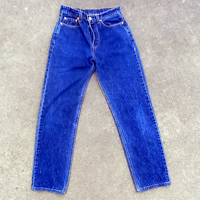 Vintage Levi’s 555 straight leg jeans made in Australia, waist 29 inches, leg 33 inches