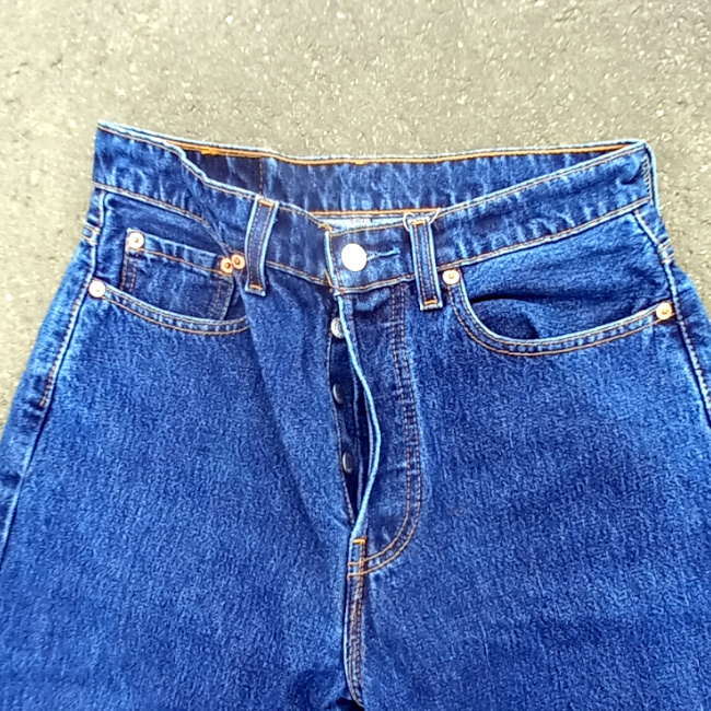Vintage Levi’s 555 straight leg jeans made in Australia, waist 29 inches, leg 33 inches