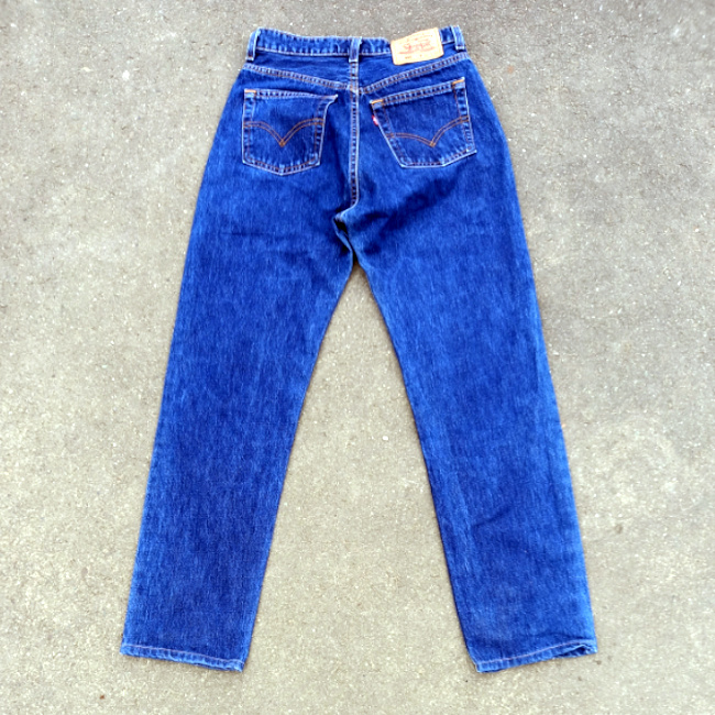 Vintage Levi’s 555 straight leg jeans made in Australia, waist 29 inches, leg 33 inches